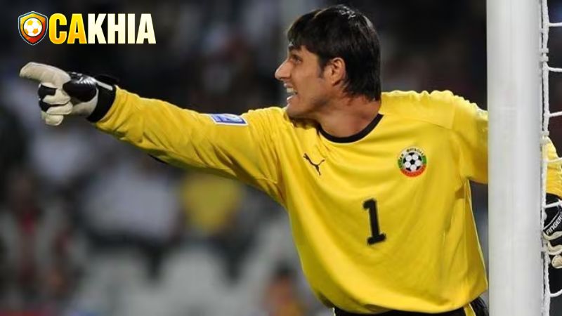 Thủ môn ghi bàn Dimitar Ivankov