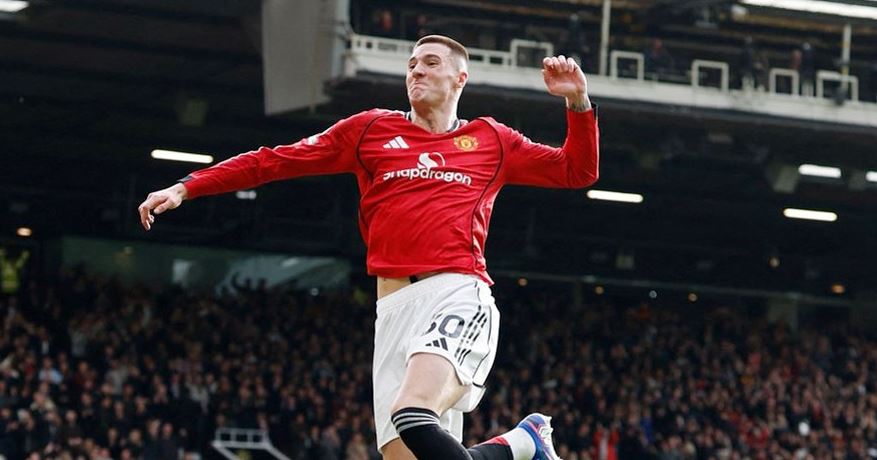 Manchester United hiện đang vươn lên 51 điểm