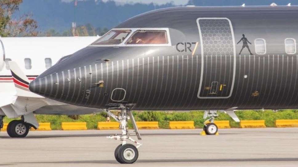 Người hâm mộ ấn tượng với chuyên cơ riêng của Cristiano Ronaldo